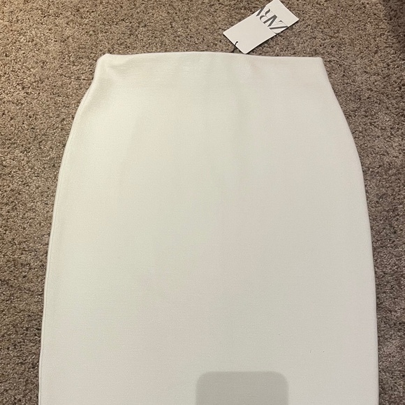 Zara skirt - Picture 3 of 3